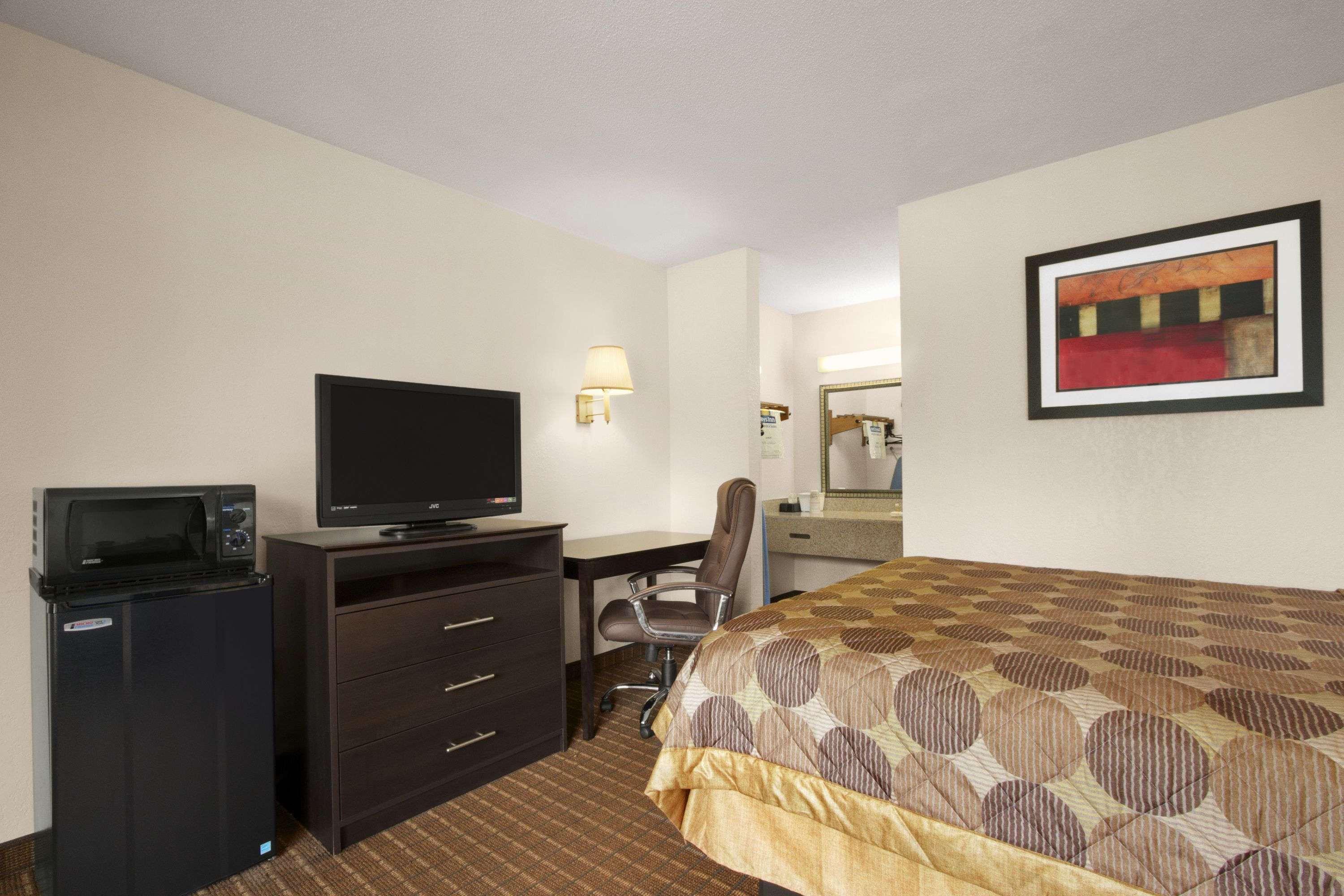 Days Inn By Wyndham Port Royal/Near Parris Island Esterno foto