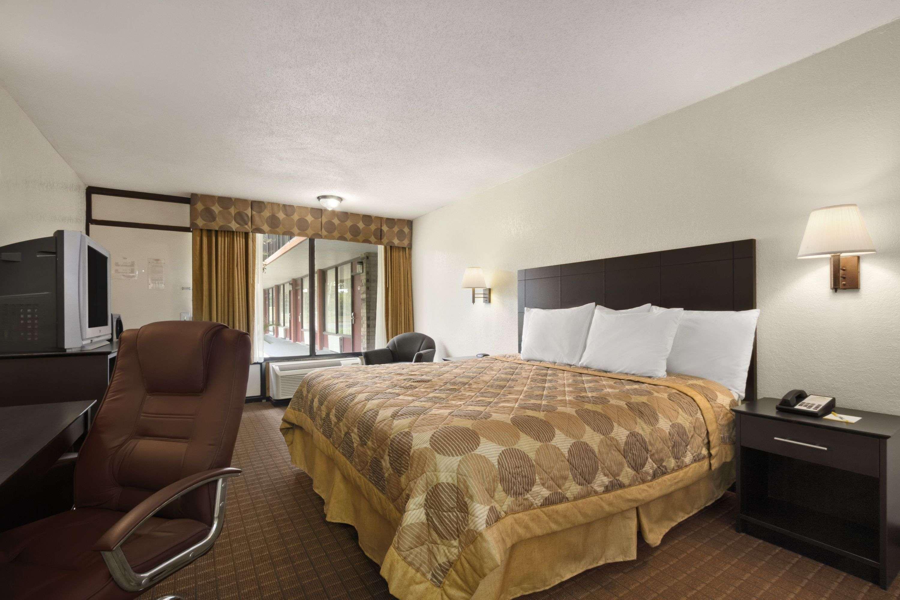 Days Inn By Wyndham Port Royal/Near Parris Island Esterno foto