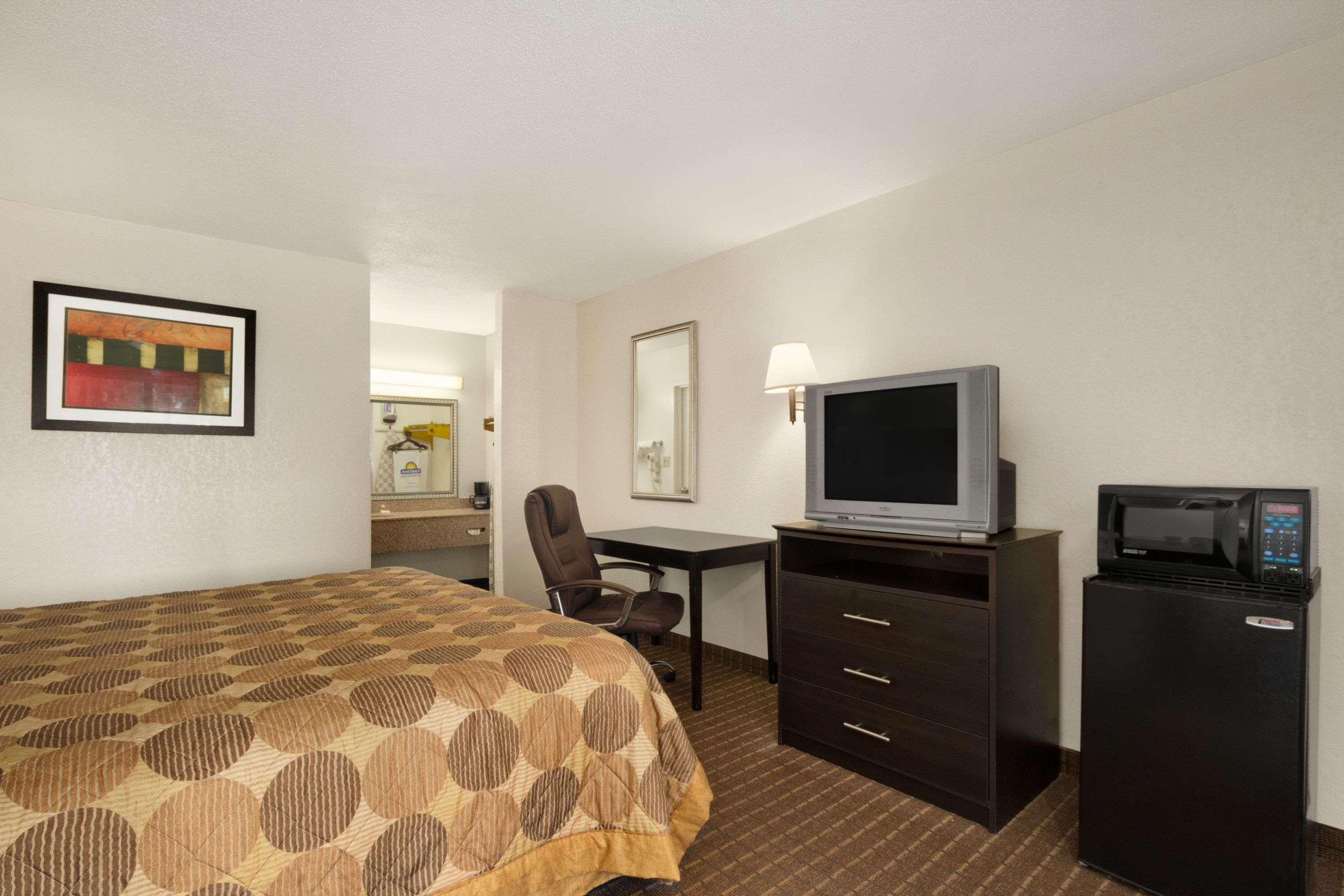 Days Inn By Wyndham Port Royal/Near Parris Island Esterno foto