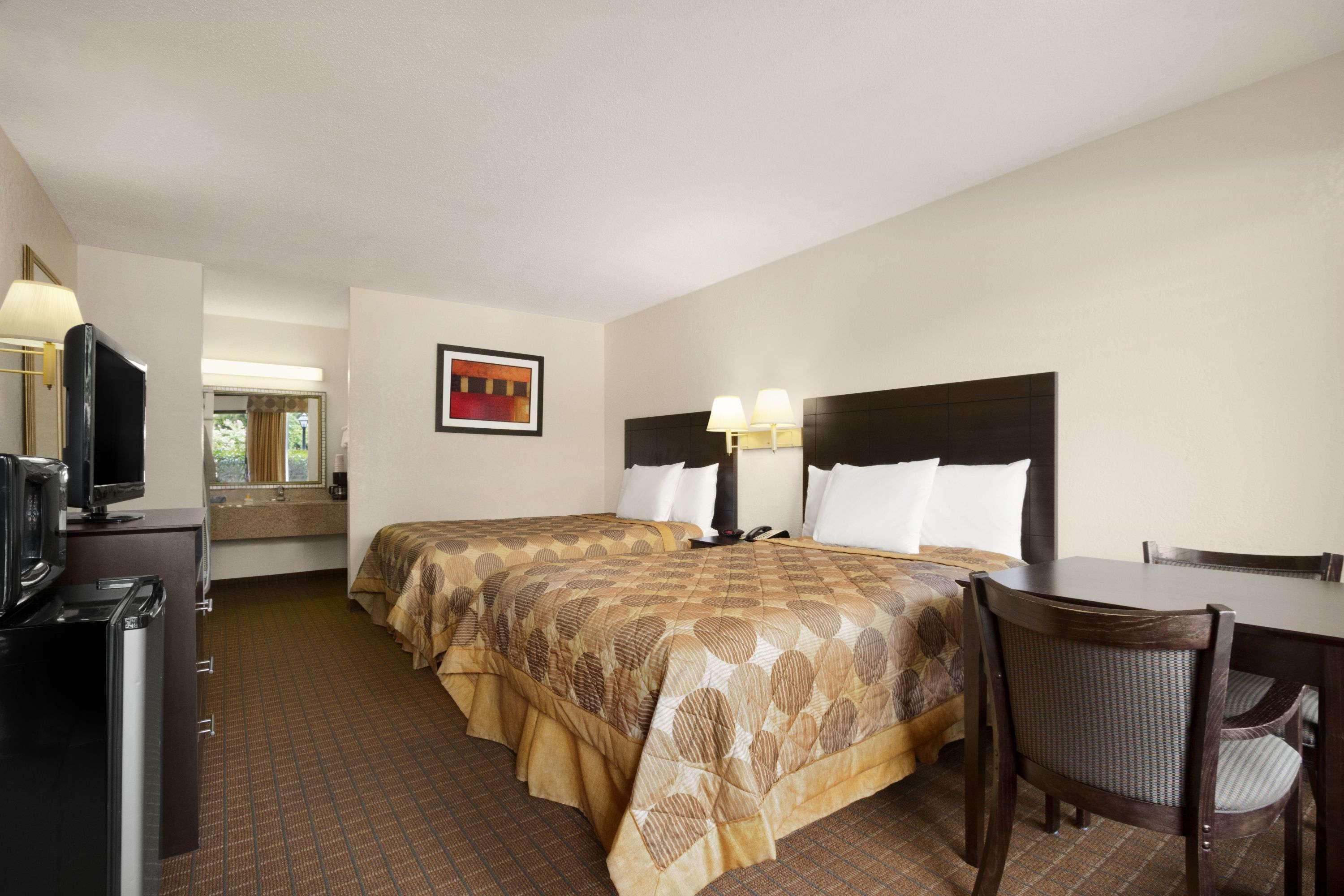 Days Inn By Wyndham Port Royal/Near Parris Island Esterno foto