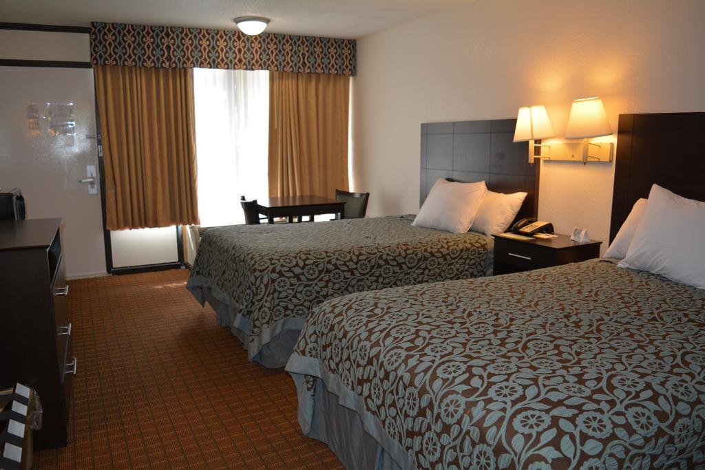 Days Inn By Wyndham Port Royal/Near Parris Island Esterno foto